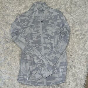 Woman’s Lulu lemon define zip up